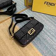 Fendi Baguette Black Medium Size 26 x 15 x 6 cm - 2