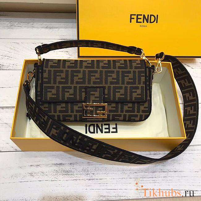 Fendi Baguette Medium Size 26 cm - 1