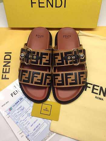 FENDI SLIDES