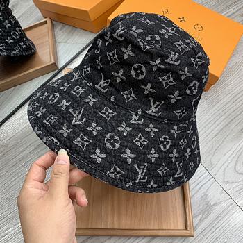 LV Hat 02