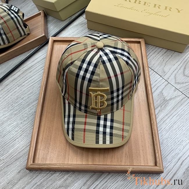 BURBERRY Hat 01 - 1