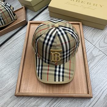 BURBERRY Hat 01