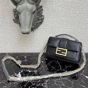 Fendi Baguette Chain Bag 601 Size 19 × 5 × 10 cm - 4