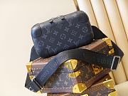 LV Horizon Clutch Monogram Eclipse Canvas in Grey Bags M45579 Size 21 x 11 x 6 cm - 2