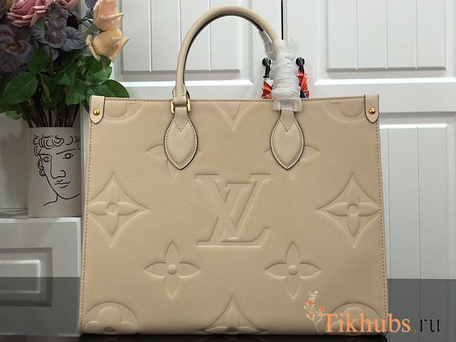 Louis Vuitton Onthego GM Cream M44925 Size 34 x 26 x 15 cm - 1