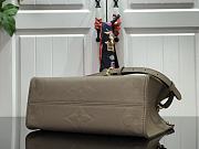 LV Onthego Mini Handbag Gray Brown M45661 Size 28 x 19.5 x 11.5 cm - 6