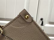 LV Onthego Mini Handbag Gray Brown M45661 Size 28 x 19.5 x 11.5 cm - 4