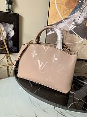 LV Petit Palais Monogram Khaki Silk Screen M58916 Size 29 x 18 x 12.5 cm - 3