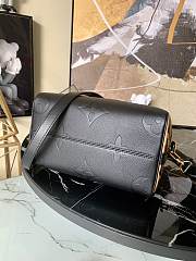 LV Speedy Bandoulière 25 Monogram Empreinte Leather in Black M58524 Size 25 x 19 x 15 cm - 6