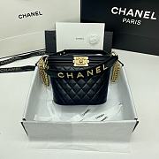 Chanel Bucket Bag Size 20 x 18 x 10 cm - 1