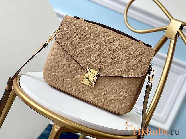 Louis Vuitton Pochette Metis Monogram Empreinte M44245 Size 25 x 19 x 7 cm - 1