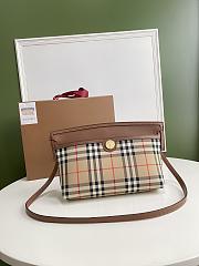 Burberry Clutch Society-Cerdy Handbag Size 31 x 7 x 18 cm - 1