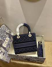 Dior Lady D-Lite Reverse 02 Size 24 x 20 x 11 cm - 2