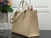 LV Onthego Embossed White M44925 Size 34 x 26 x 15 cm - 4