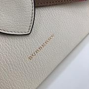 Burberry Buckle Bag White Size 30 x 17.5 x 27.5 cm - 6