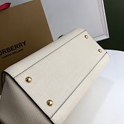 Burberry Buckle Bag White Size 30 x 17.5 x 27.5 cm - 4