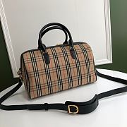 Burberry Bowling Bag Size 31 x 16.5 x 19 cm - 6