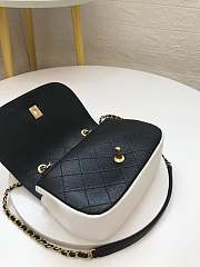 Chanel Dumpling Bag AS0371 Size 22 x 7 x 15 cm - 4