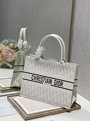 Dior Book Tote Shopping Bag Punching White 1287 Size 36 × 28 cm - 5