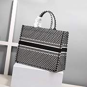 Dior Book Tote Polka Dot Embroidery Size 41.5 cm - 6