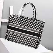 Dior Book Tote Polka Dot Embroidery Size 36.5 cm - 4