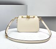 Fendi Touch Smooth Calfskin White Size 26.5 x 10 x 19 cm - 1