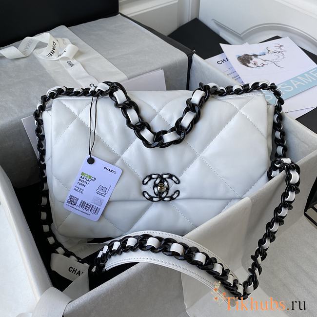 Chanel 21 Autumn White Size 26 cm - 1