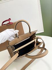 Burberry Title-Tyler Handbag Beige Size 26 x 13.5 x 20 cm - 4