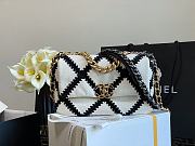 Chanel 21 Flap Bag Black/White Size 16 x 26 x 9 cm - 6