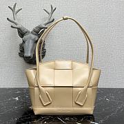 Bottega Veneta Arco Bag Beige 44043 Size 29 x 9 x 29 cm - 1