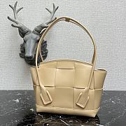 Bottega Veneta Arco Bag Beige 44043 Size 29 x 9 x 29 cm - 6