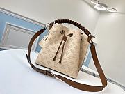 LV Milky White Muria Bucket Bag M55801 Size 25 x 25 x 20 cm - 1