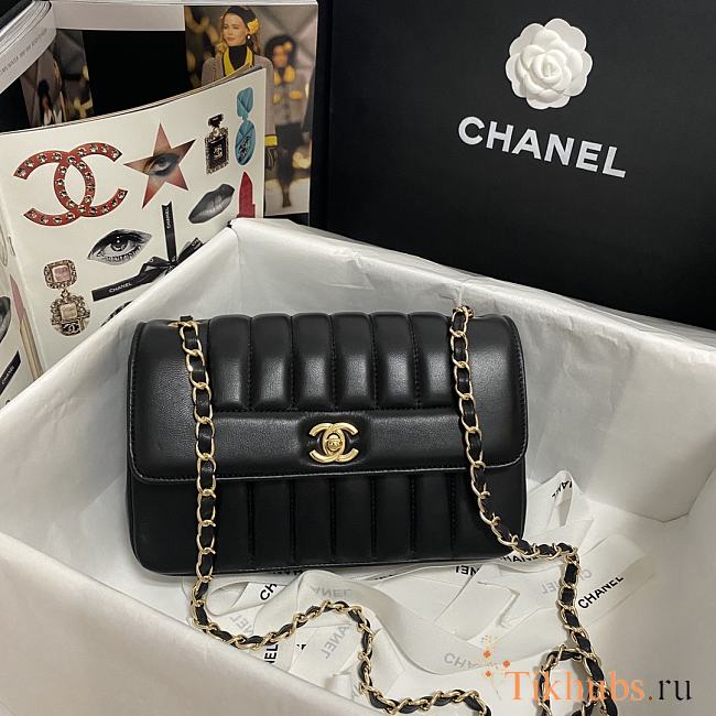 Chanel CF Chain Bag Black AS1499 Size 23 x 14 x 7 cm - 1