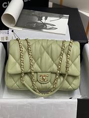 Chanel Flap Bag Green Size 29.5 x 20 x 12.5 cm - 1