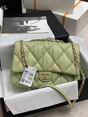 Chanel Flap Bag Green Size 29.5 x 20 x 12.5 cm - 2