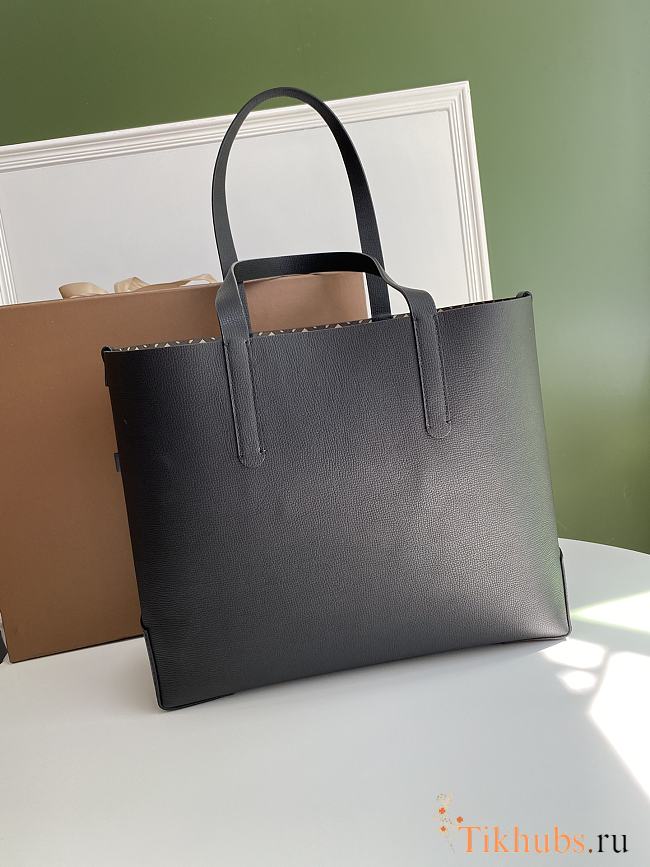 Burberry Tote Bag Black Size 35 x 12 x 29 cm - 1