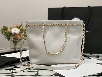 Chanel Tote Bag White 99056 Size 24 x 31 x 7 cm