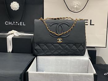 Chanel Chain Bag 92233 Size 33 x 11 x 23 cm