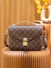 Louis Vuitton Pochette Metis Monogram M44875 Size 25 x 17 x 7 cm - 1