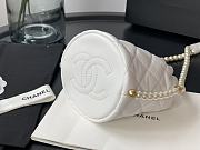 Chanel Mini Drawstring Bag White Size 12 x 12 x 12 cm - 5