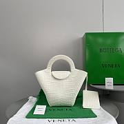 Bottega Veneta Handbag White 0194 Size 37 x 23 x 15 cm - 1