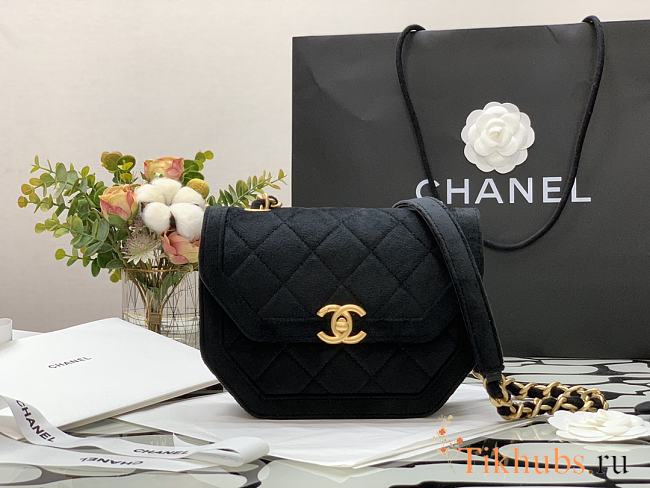 Chanel Saddle Bag Black 99109 Size 19 x 15 x 6 cm - 1