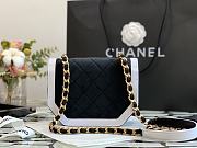 Chanel Saddle Bag Black/White 99109 Size 19 x 15 x 6 cm - 6