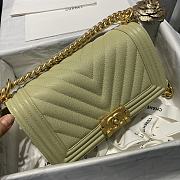 Chanel Leboy Grain Calfskin Green 67086 Size 25 cm - 3