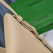 Bottega Veneta Beige 6613 Size 30 x 23 x 16 cm - 3