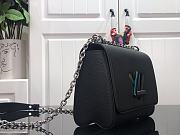 Louis Vuitton Twist MM Bag M58715 Size 23 x 17 x 9.5 cm - 5