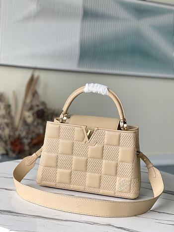 LV Capucines Handbag Beige M59225 Size 31.5 x 20 x 11 cm