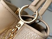 LV Capucines Handbag Beige M59225 Size 31.5 x 20 x 11 cm - 6