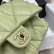 Chanel Flap Bag Imported Sheepskin Large Green Size 29.5 x 20 x 12.5 cm - 6