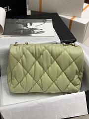 Chanel Flap Bag Imported Sheepskin Large Green Size 29.5 x 20 x 12.5 cm - 3